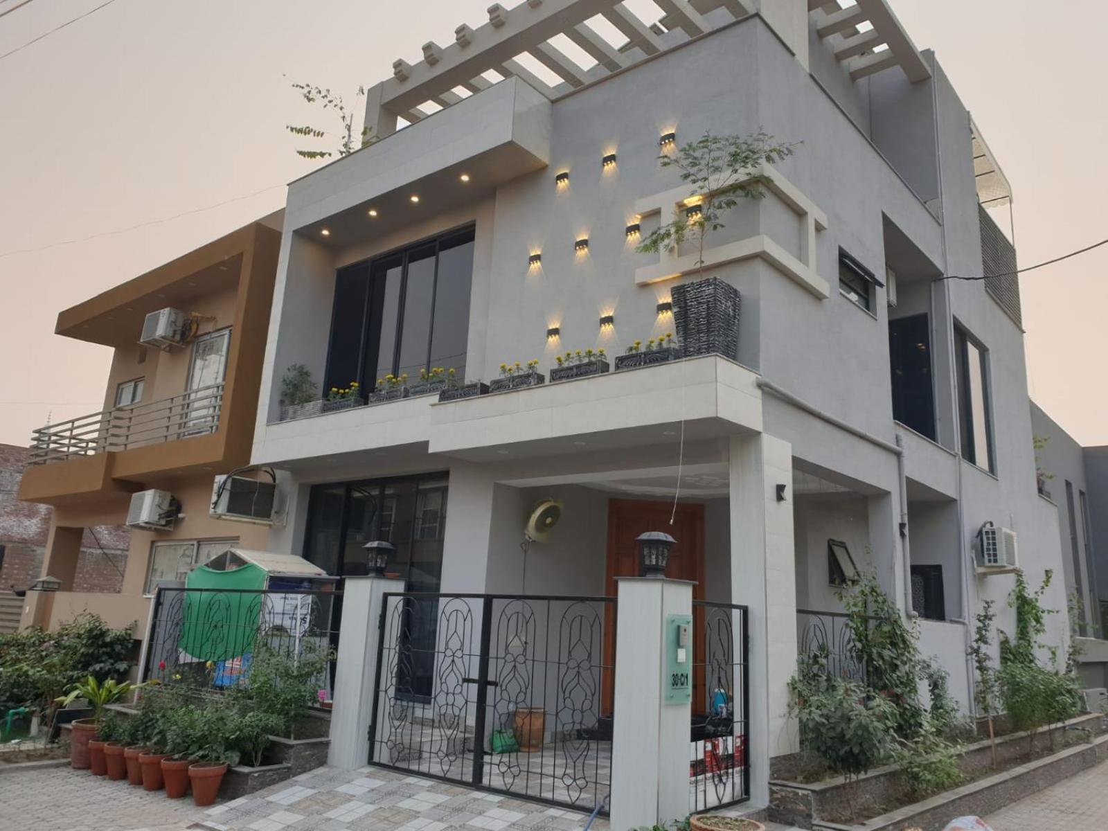 Grey Orchard Homestay - A Family Place Лахор Екстериор снимка
